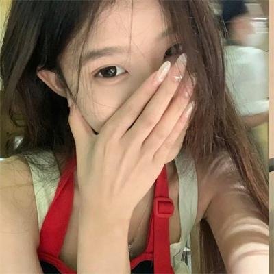 年轻女子